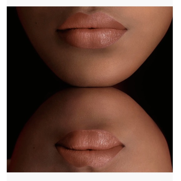 Burberry Kisses Lipstick  Horseferry Beige No.05 NEW - Picture 6 of 12